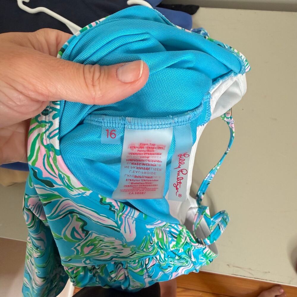 Lilly Pulitzer Flamenco One Piece Swimsuit Chick Magnet - Picture 4 of 4
